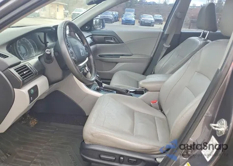 2013 Honda Accord Touring z USA, uszkodzony, nr VIN 1HGCR3F92DA037675